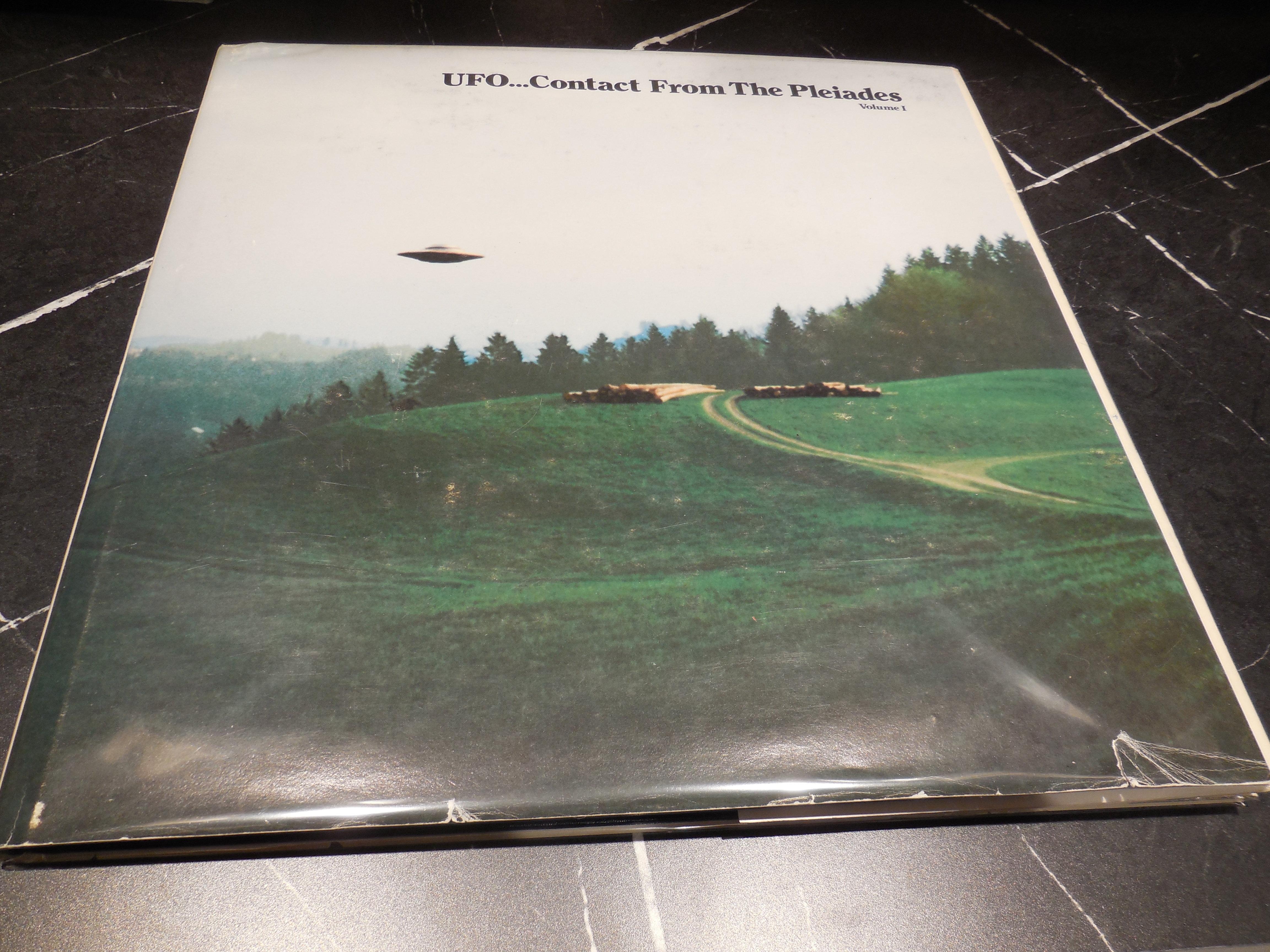 UFO. Contact from the Pleiades, Volume 1
