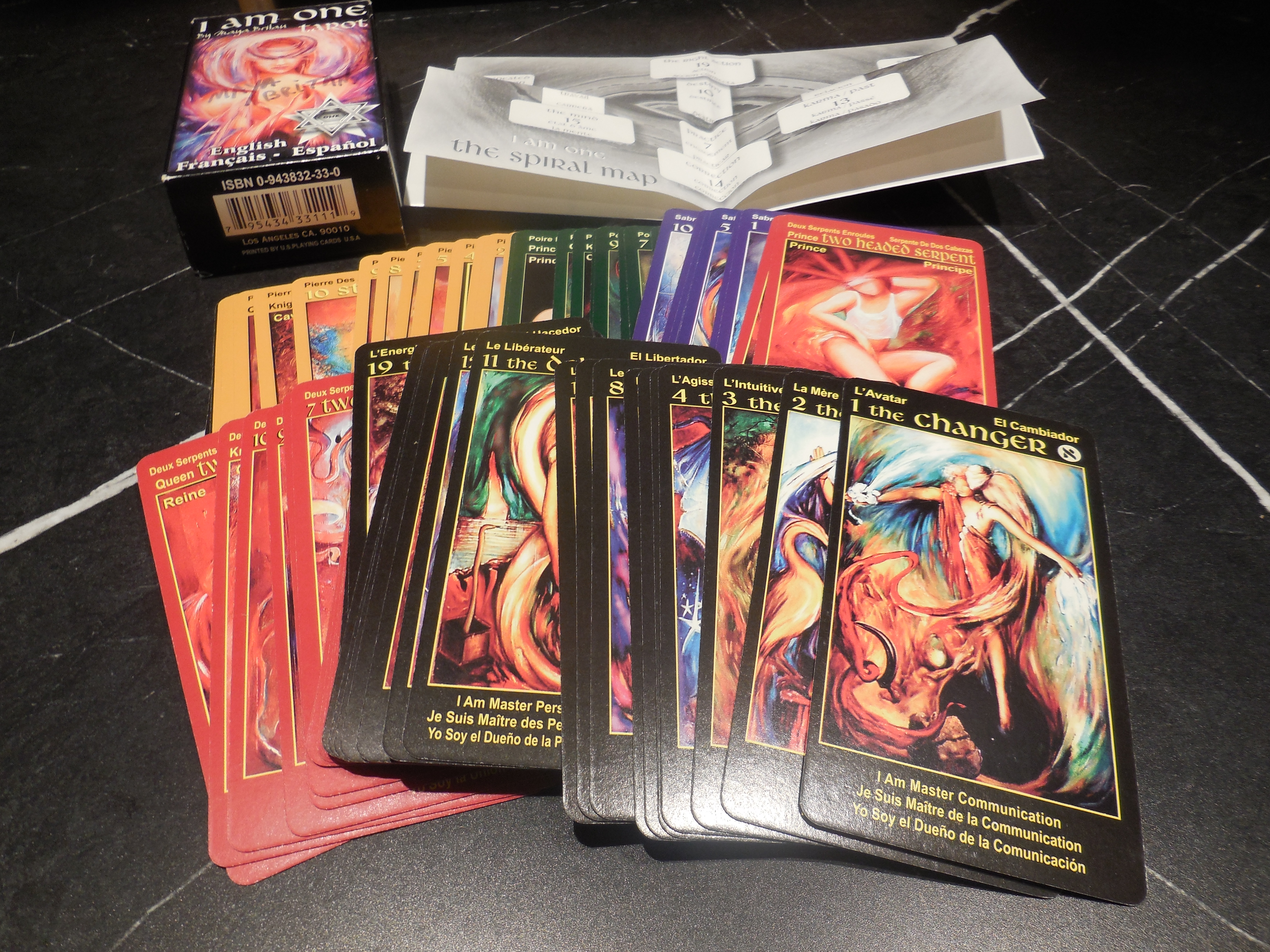 I Am One Tarot deck 78 cards and spiral spread map. (Cards meaning in . (English, Spanish and French Edition)